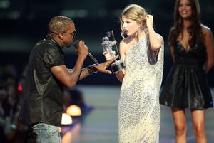 Kanye West y Taylor Swift tienen problemas: culpa a Dios por ellos