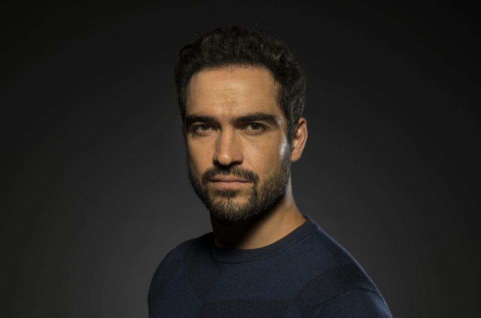 El Actor Alfonso Herrera Presenta A Su Segundo Hijo Nico