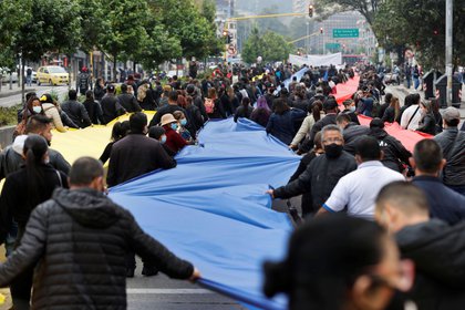 Comerciantes protestan en Bogotá contra medidas que los llevan a la quiebra