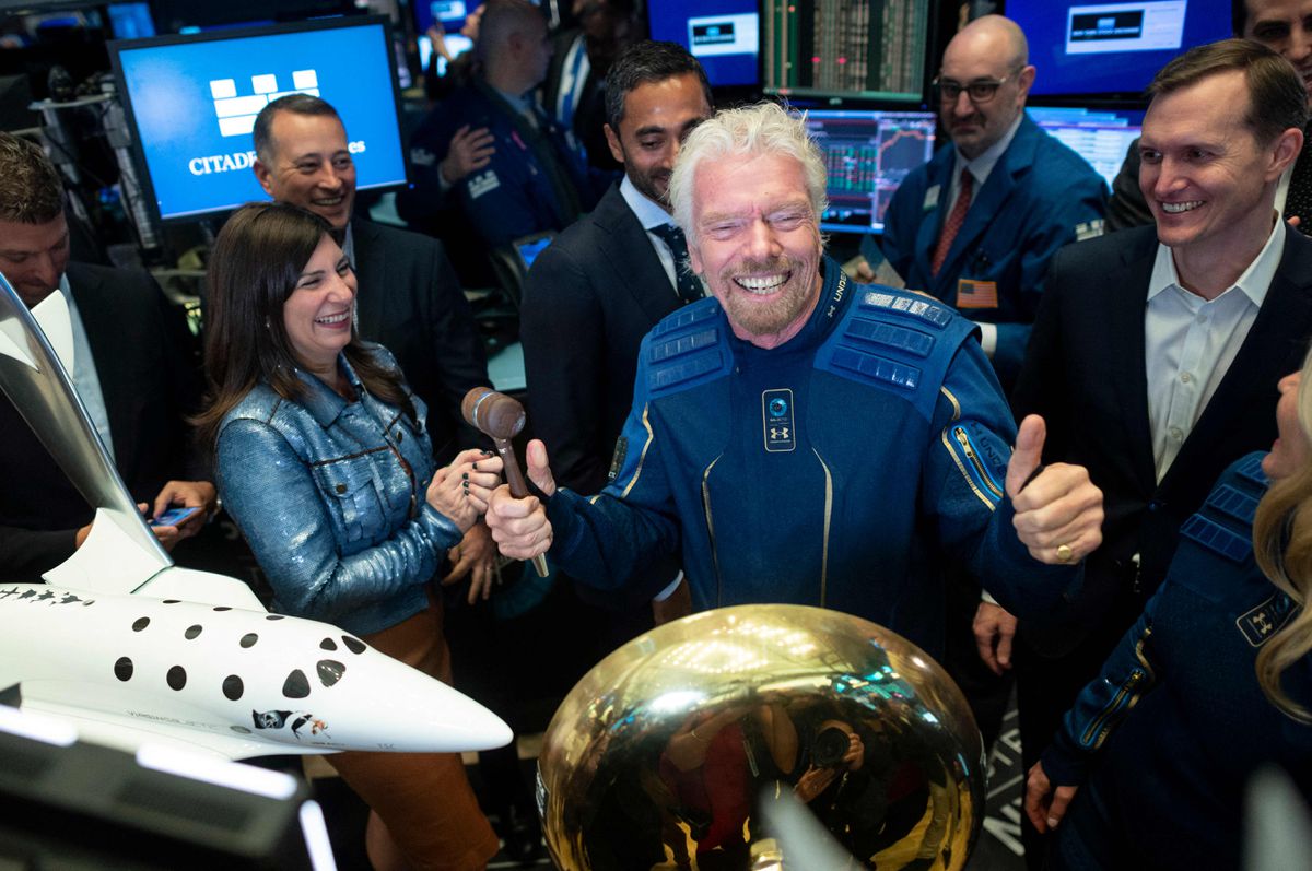 Virgin Galactic se adelanta a Jeff Bezos con su primer vuelo espacial