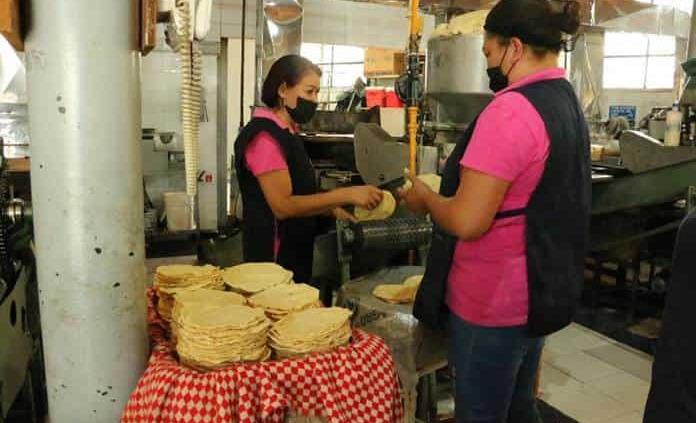 13.5 % aumenta la tortilla, precio récord en 9 años
