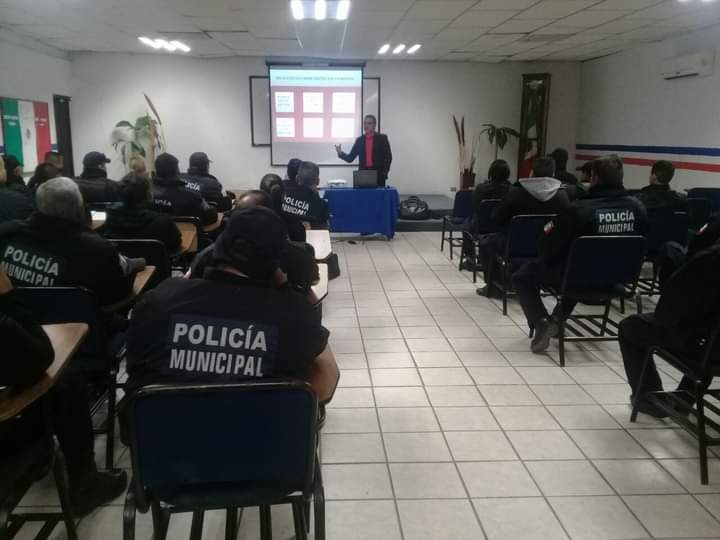Policías de Monclova reciben capacitación sobre equidad de género 