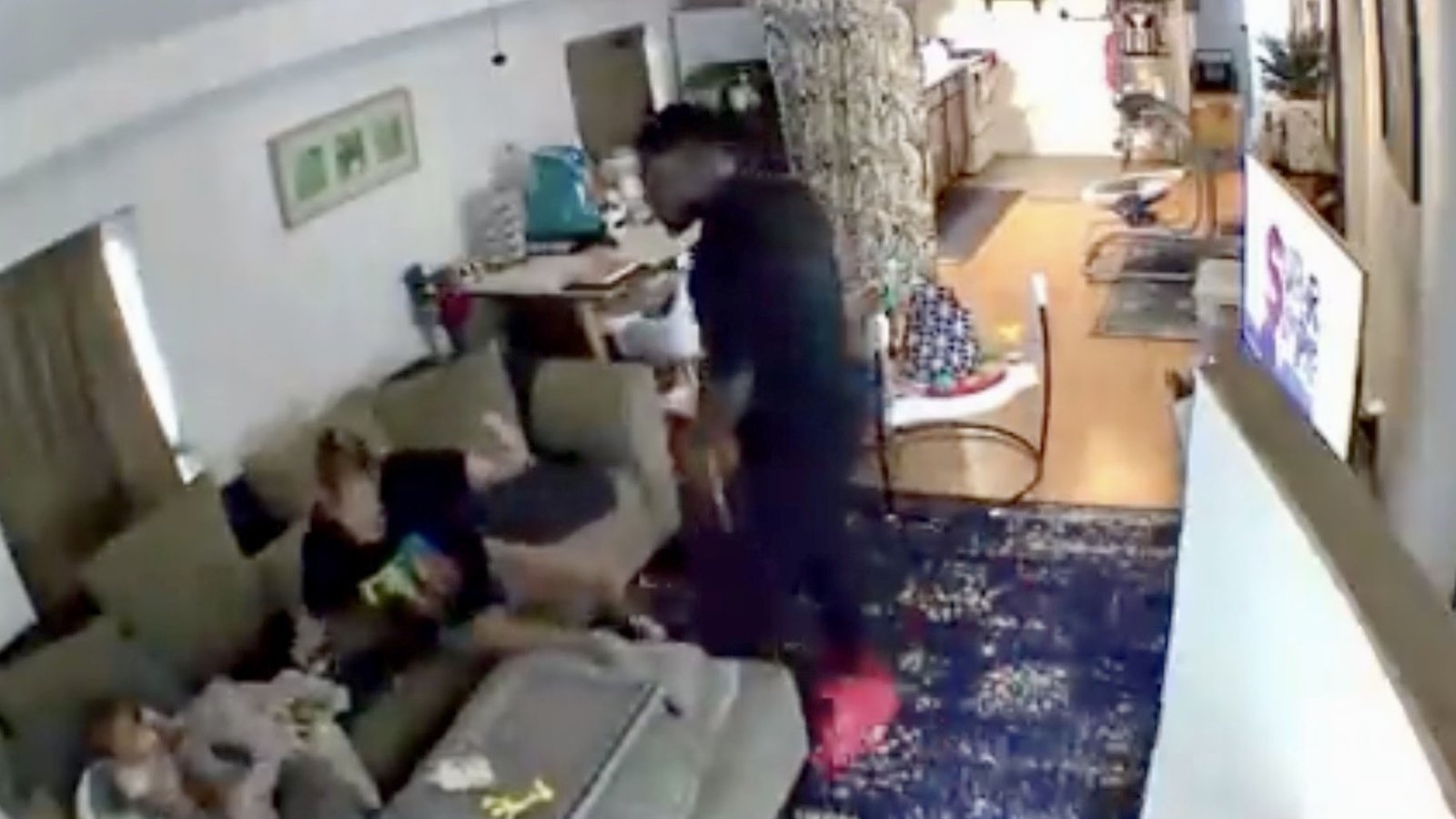 VIDEO: El ex NFL Zac Stacy golpea brutalmente a la madre de su hijo