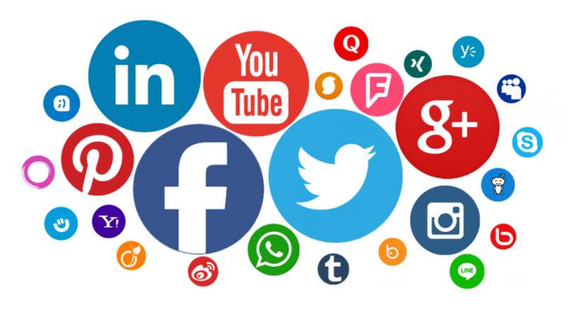 Directivos de medios piden mayor control a redes sociales ante desinformación
