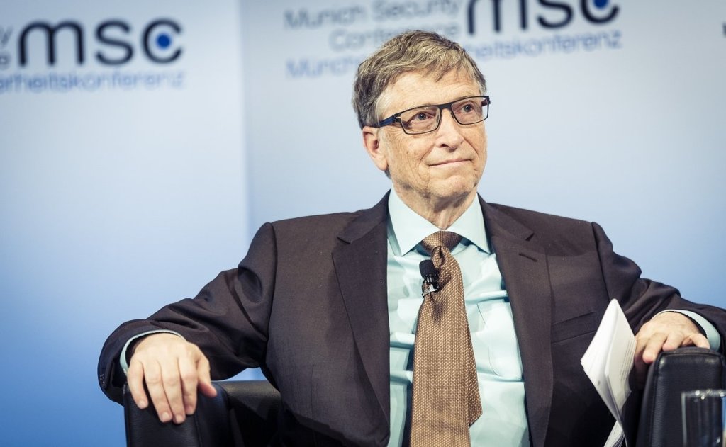 'Ómicron llegará a casa de todos', advierte Bill Gates