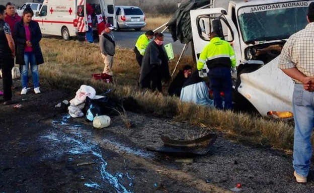 Volcadura de camión de GN deja un muerto y 6 heridos en Coahuila