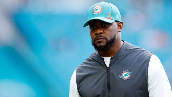 Dolphins anuncian sorpresivo cese de su entrenador 