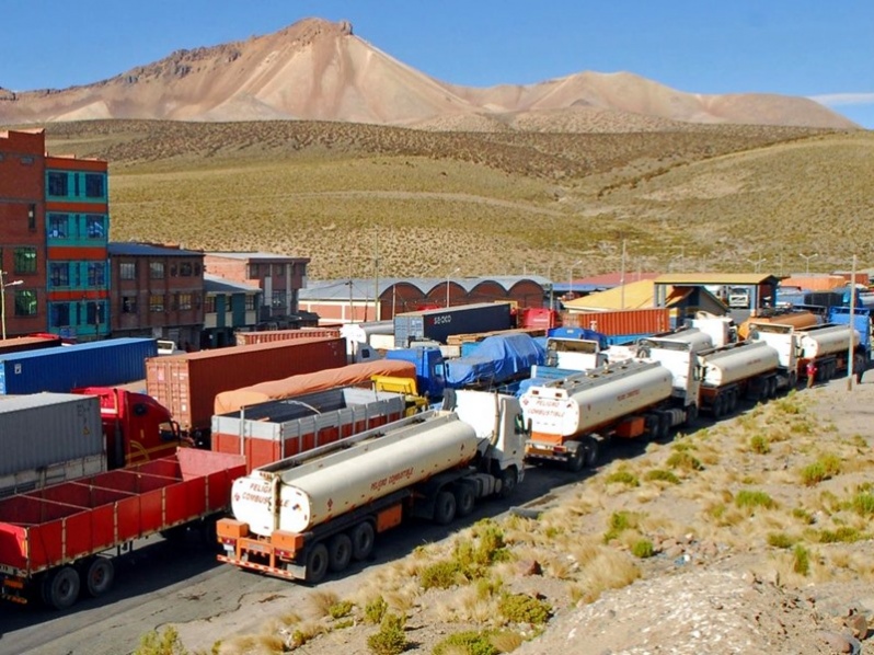 Bolivia pide a Chile acción común para agilizar flujo comercial en frontera