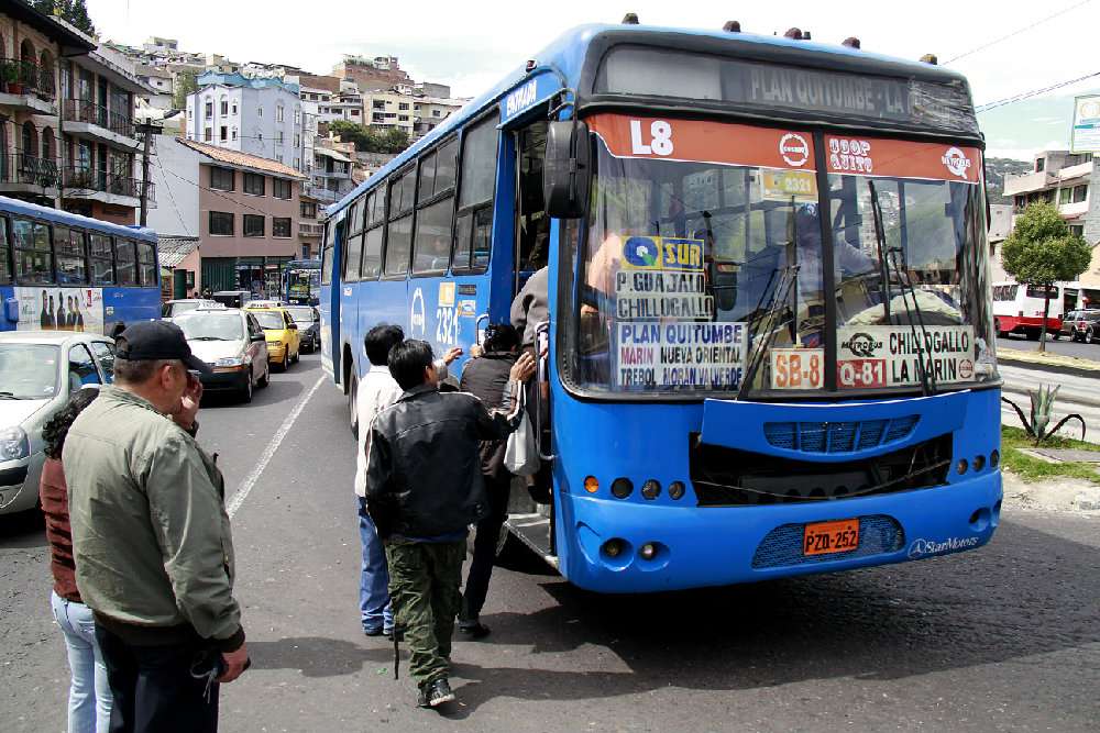 Municipio de Quito controlará el carné de vacunación en el transporte público