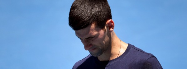 Novak Djokovic se aleja de Australia, gobierno vuelve a revocar su visa