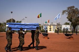 Muere en Mali un soldado francés en un ataque a un campamento militar