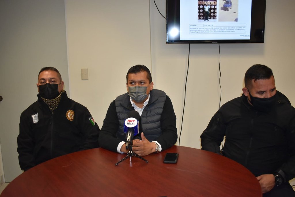 Fiscalía de Coahuila detiene a presunto roba autos