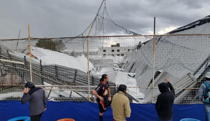 Un fallecido y tres heridos por colapso de estructura por lluvia en Ecuador