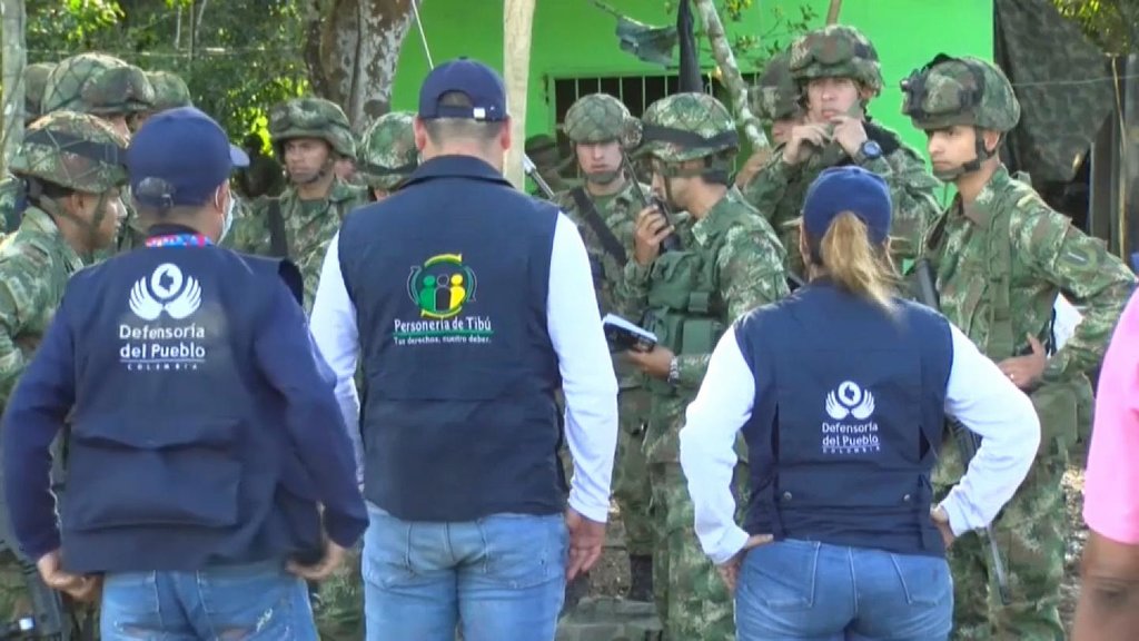 Militares colombianos son retenidos por campesinos cocaleros en el Catatumbo
