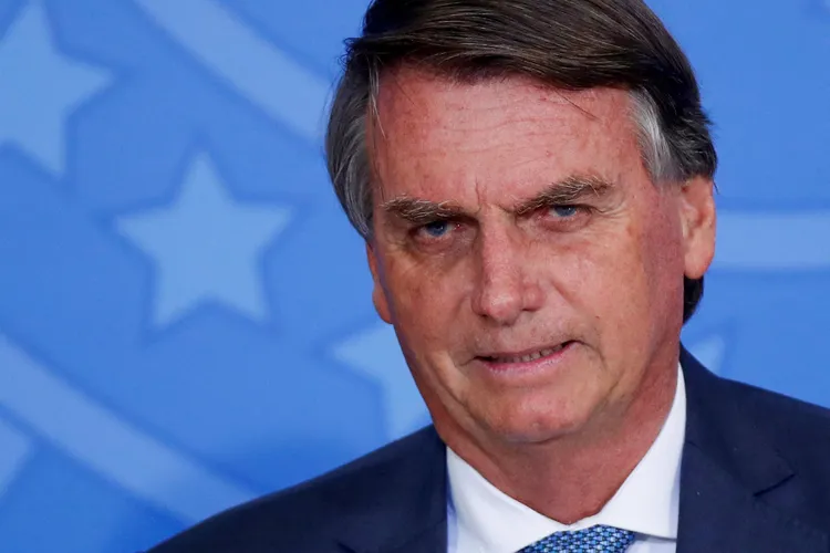 Bolsonaro pide unión de 'civiles y militares' para salvaguardar 'la libertad'