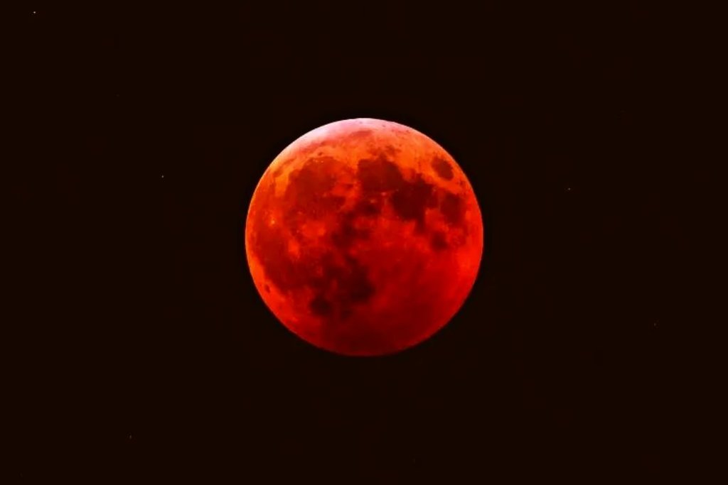 ¿Por qué al eclipse total de Luna se le conoce como Luna de sangre?