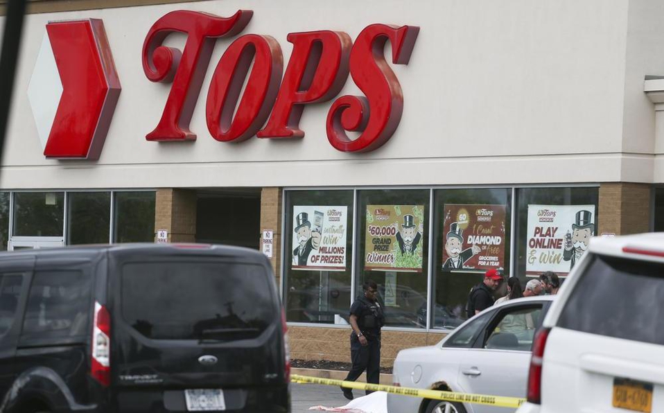 Reportan 10 muertos por tiroteo en supermercado de NY