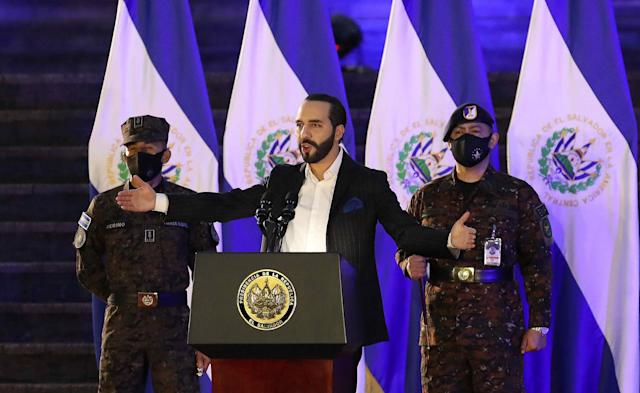 El Gobierno salvadoreño activa una línea para denunciar a pandilleros