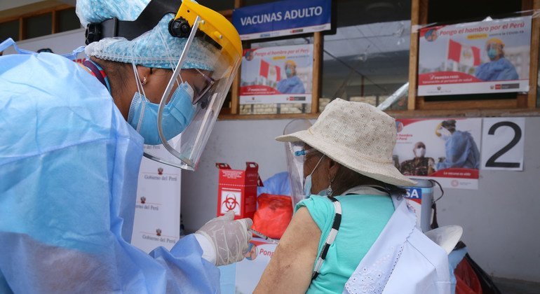 Piden a bolivianos vacunarse con cuarta dosis ante nueva variante de covid-19