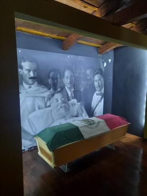 Cabildo de Cuatro Ciénegas asiste al 102 aniversario luctuoso de Carranza en Xicotepec, Puebla