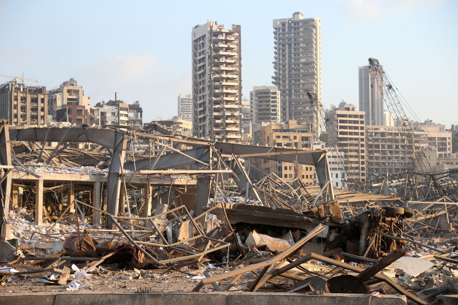 Daños y decenas de muertos, el saldo de la explosión en Beirut