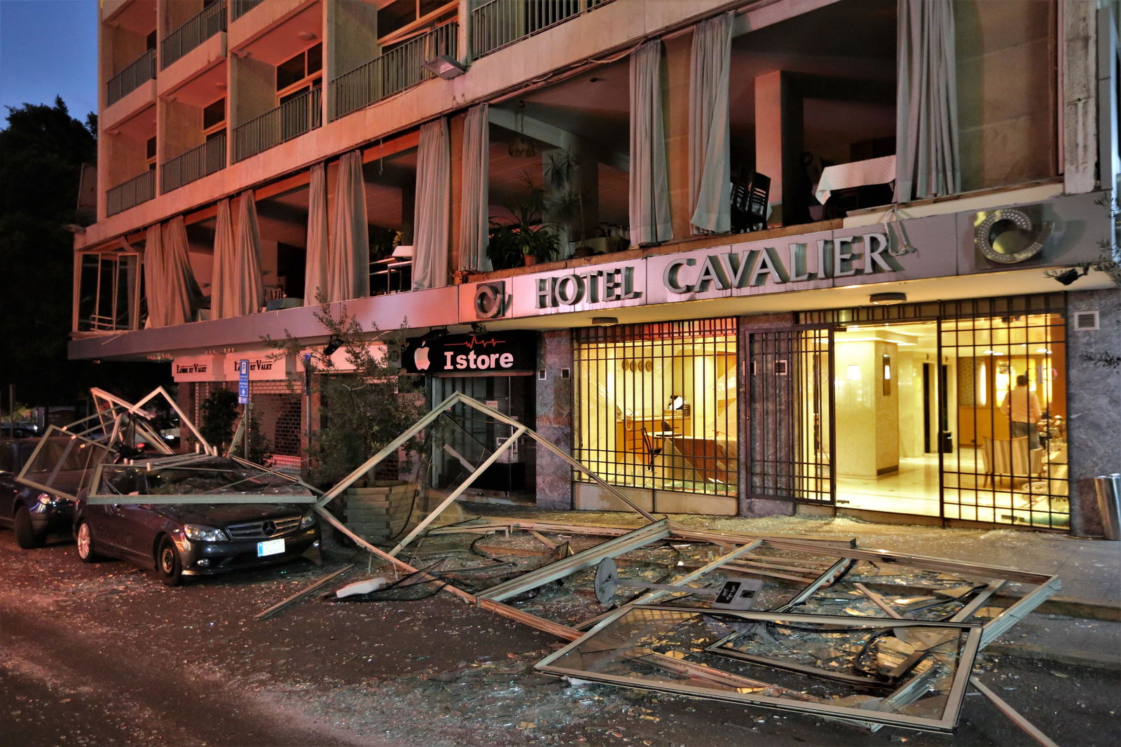 Daños y decenas de muertos, el saldo de la explosión en Beirut