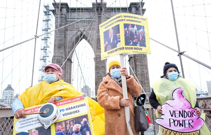 Vendedores ambulantes de NY exigen cese de acoso policial
