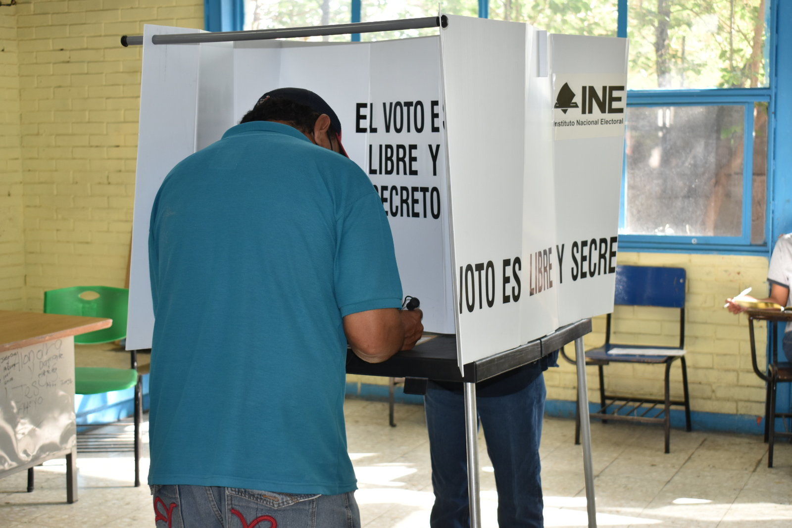 Ciudadanos de la Región Centro participan en jornada electoral