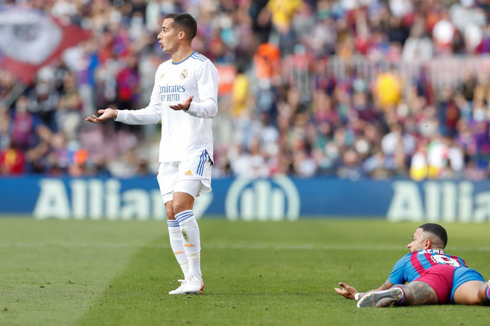El Real Madrid se lleva el Clásico Español en el Camp Nou con goles de Alaba y Lucas Vázquez