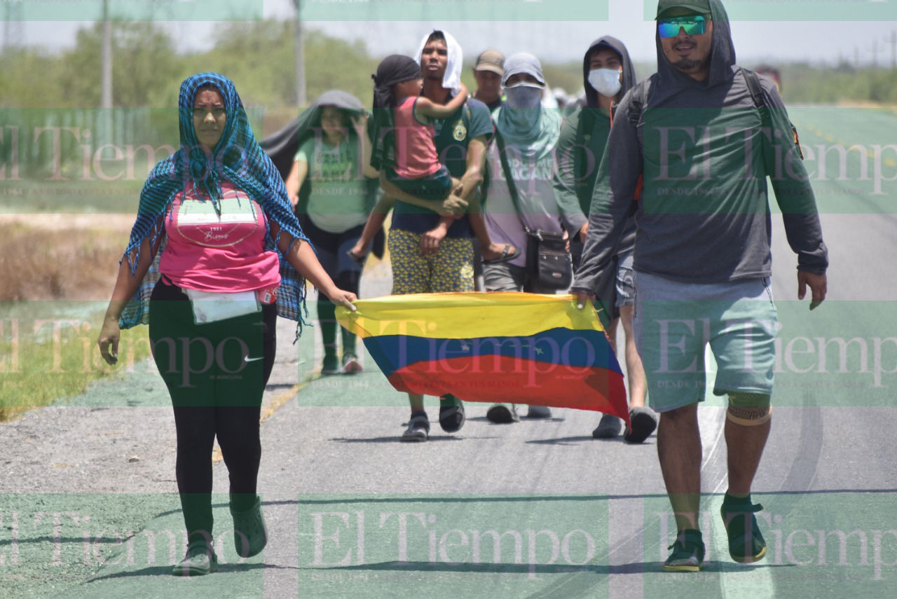 Migrantes venezolanos siguen avanzando con rumbo a la frontera