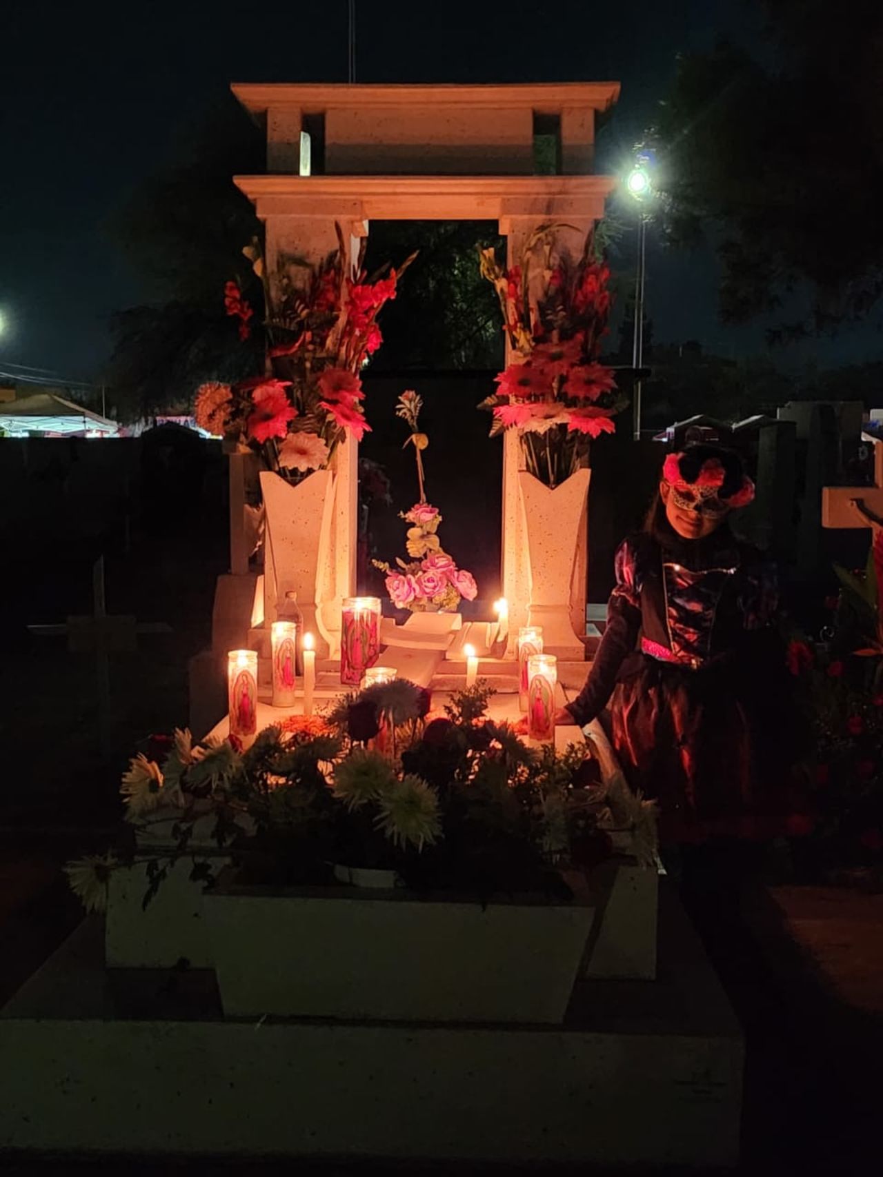 Alumbrada en el panteón Guadalupe de Monclova