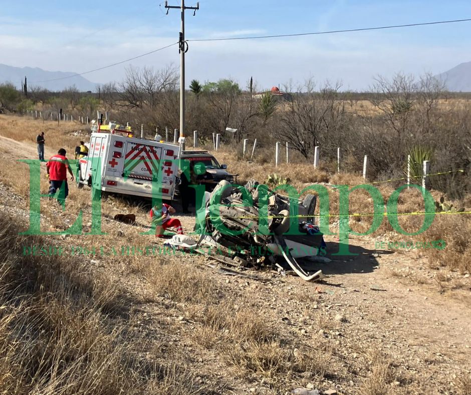 Mueren tres miembros de una familia en volcadura en la carretera Monclova-Monterrey