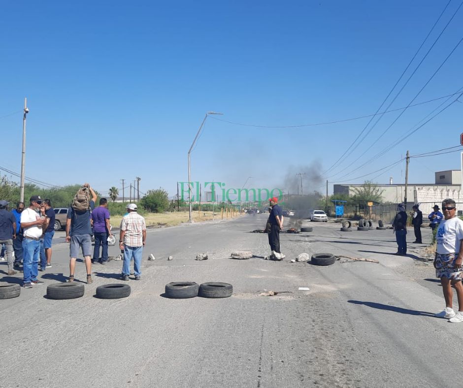 Obreros de la siderúrgica 2 continúan con su plantón en protesta por la falta de pagos