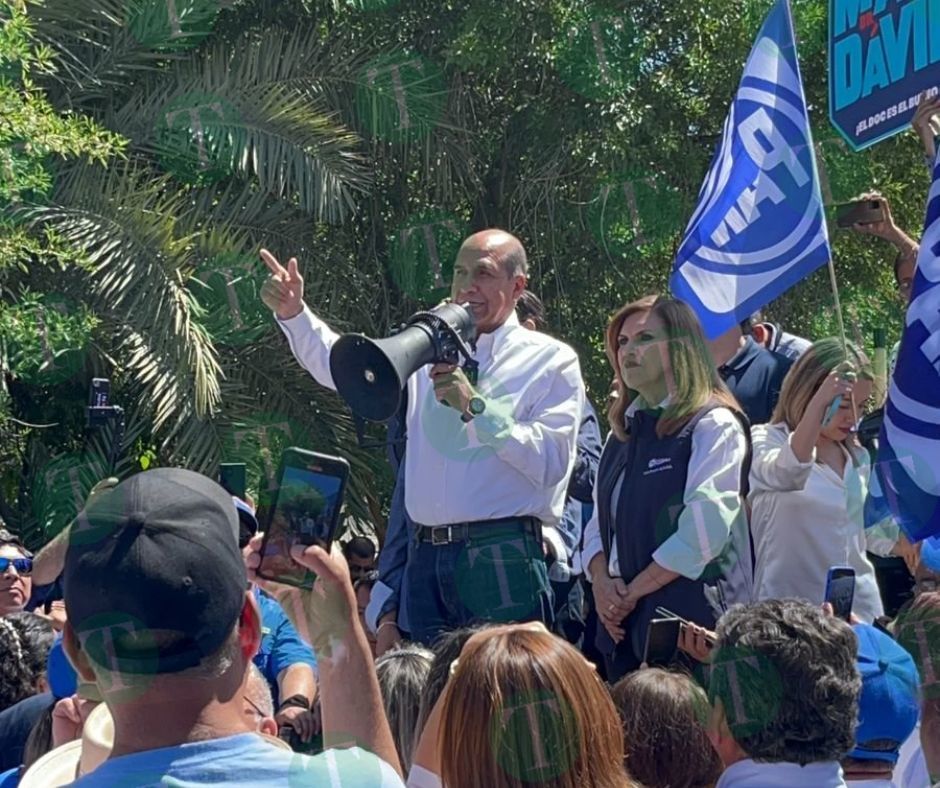 Mario Dávila emite su registro para candidato a la alcaldía de Monclova