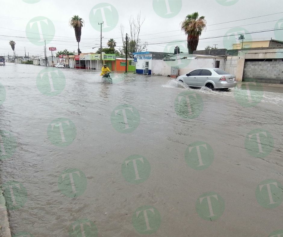 Lluvia inunda principales avenidas al norte de Monclova