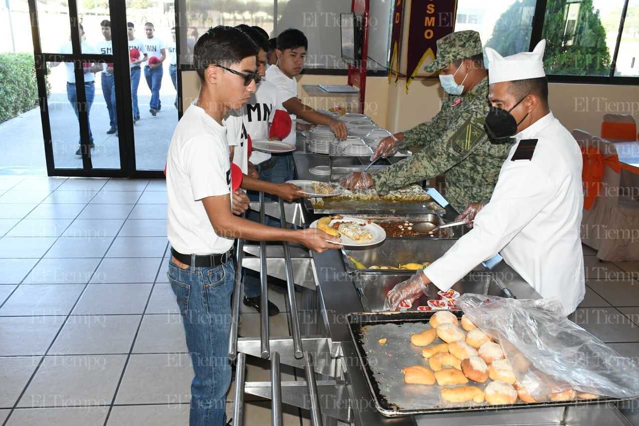 Jóvenes concluyen su servicio militar en 105 Batallón