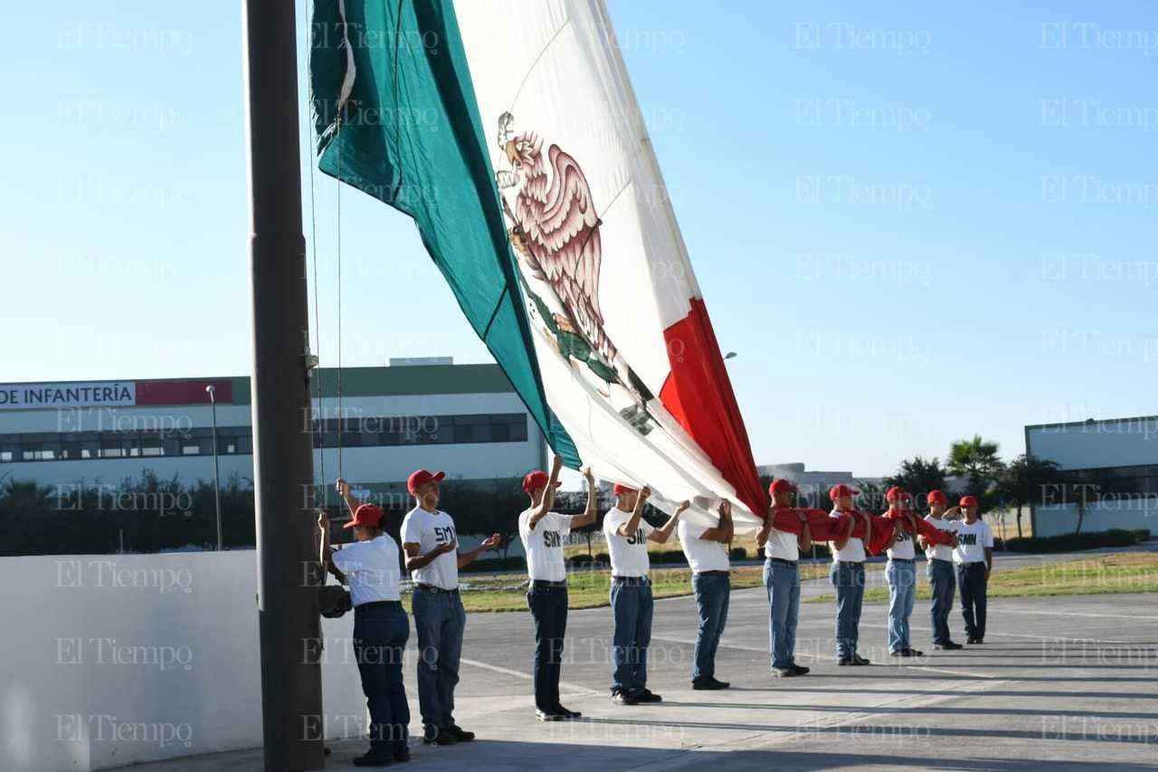 Jóvenes concluyen su servicio militar en 105 Batallón