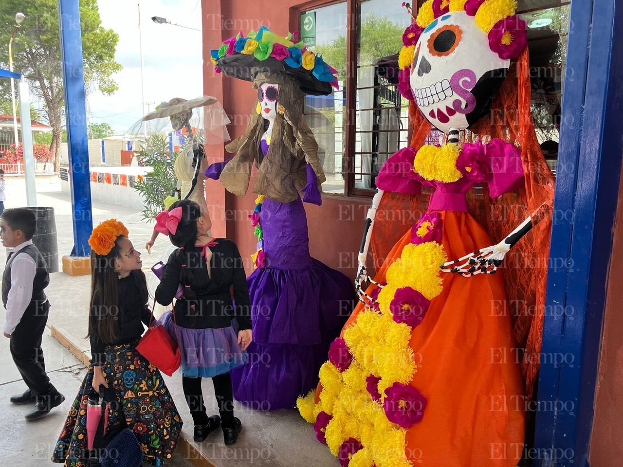 Inician las celebraciones del Día de Muertos en las escuelas