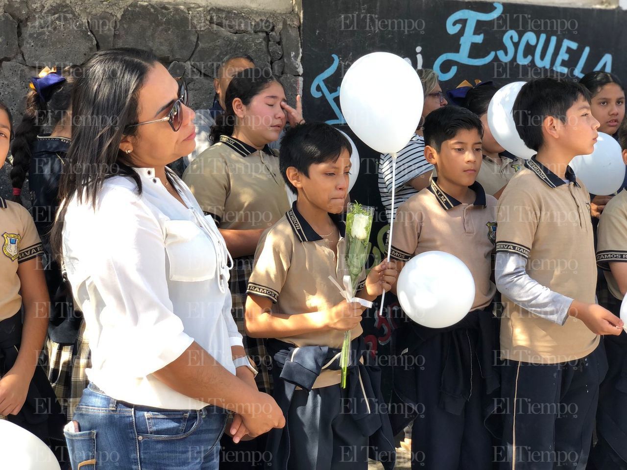 Abigail la guerrera contra el cáncer, es despedida con mucho amor en la primaria Minerva Ramos Rendon