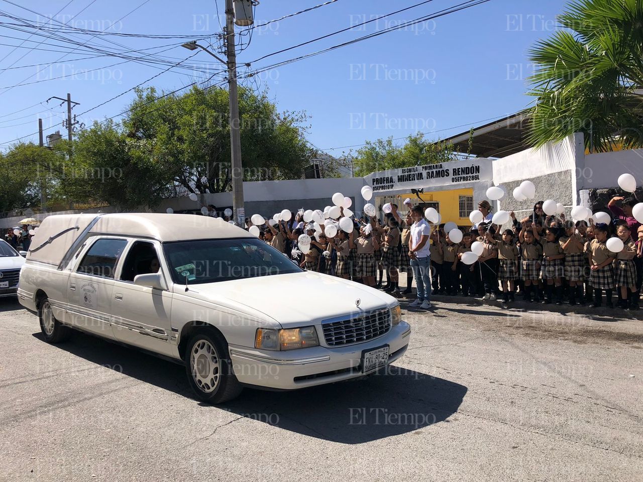 Abigail la guerrera contra el cáncer, es despedida con mucho amor en la primaria Minerva Ramos Rendon