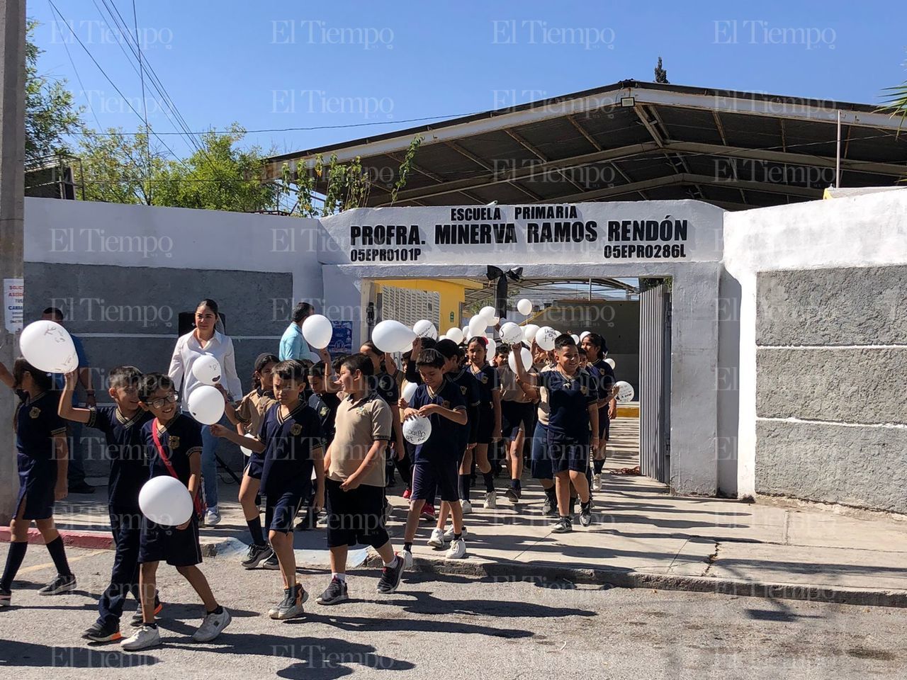 Abigail la guerrera contra el cáncer, es despedida con mucho amor en la primaria Minerva Ramos Rendon