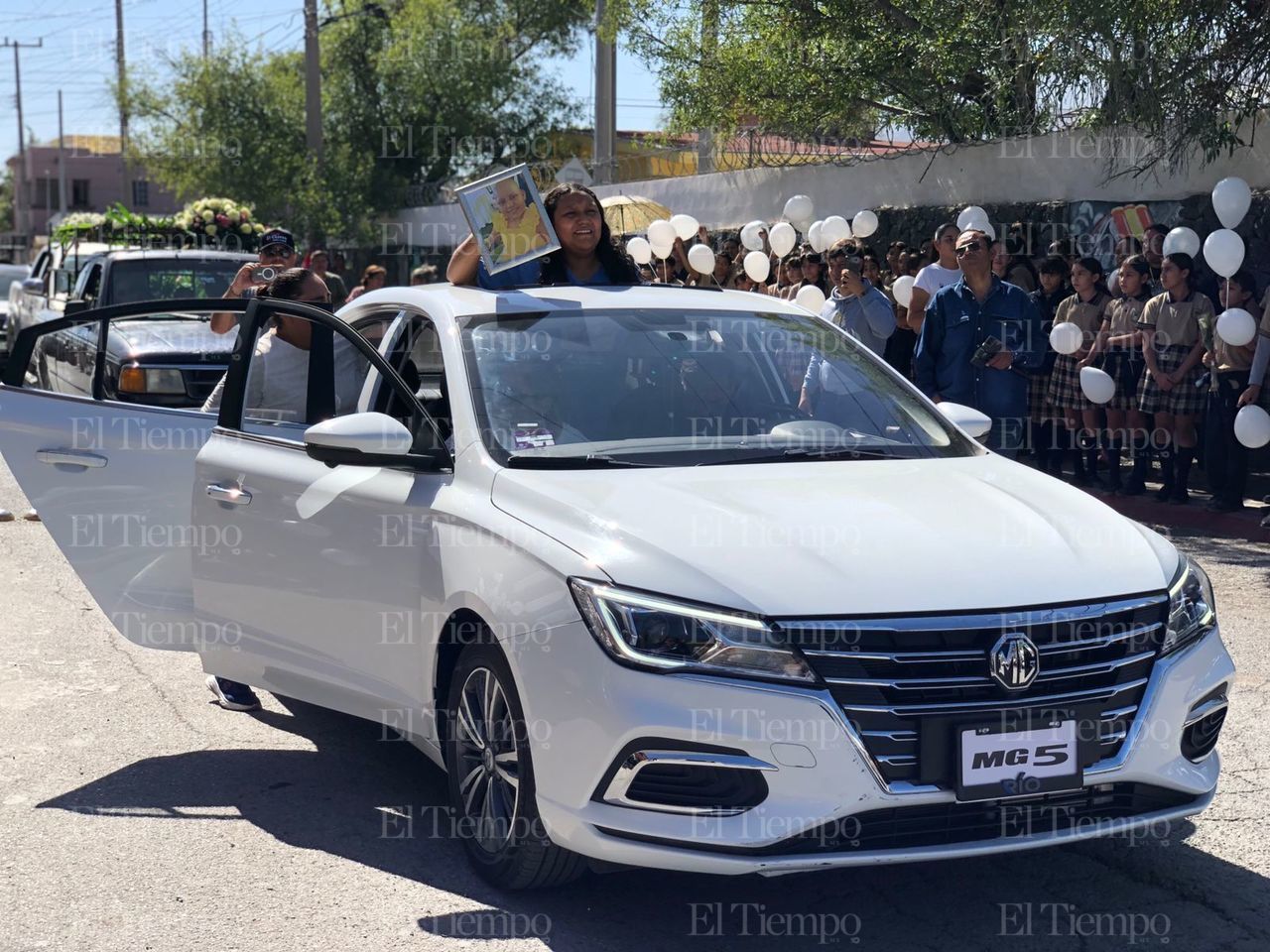 Abigail la guerrera contra el cáncer, es despedida con mucho amor en la primaria Minerva Ramos Rendon